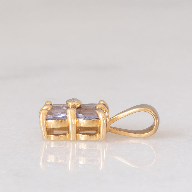 Coppia di ciondoli vintage in oro giallo 9K con tanzaniti e diamante e in oro giallo 8K con tanzaniti e peridoti