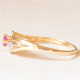 Винтажное кольцо из желтого и белого золота 18 карат с синтетическим рубином (около 0.07 карата), 60-е/70-е годы.