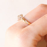 Vintage-Diamant-Blumenring aus 9-karätigem Gelb- und Weißgold (ca. 0.20 ctw), 70er Jahre