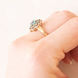 Blumenförmiger Vintage-Ring aus 9-karätigem Gelb- und Weißgold mit Apatiten (ca. 0.80 ctw) und Diamanten, 2007