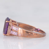 Anello da cocktail vintage in oro rosa 9K con ametista (3.30ct ca.) e zaffiri rosa sintetici (0.53ctw)