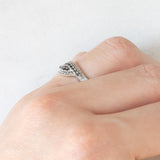 Anello vintage in oro bianco 9K con diamanti bianchi e diamanti neri (0.25ctw ca.)