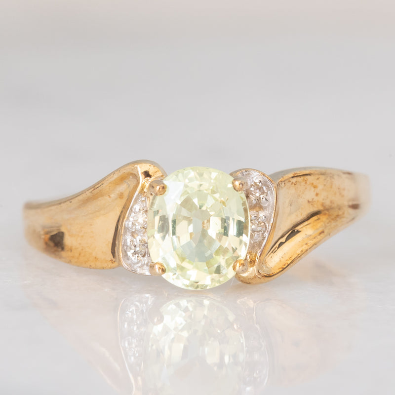 Anello moderno in oro giallo 9K con topazio verde (0.90ct ca.) e diamanti, anno 2007