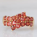 Anello in oro giallo 9K con pietre rosse