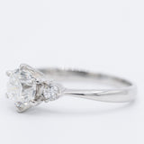 Trilogy vintage in platino con diamanti di taglio brillante (centrale di 1.02ct), anni ‘80