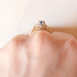 Vintage-Gänseblümchen-Ring aus 9-karätigem Gelb- und Weißgold mit blauem Topas (ca. 0.40 ct) und Diamanten (ca. 0.03 ctw), Jahr 1989
