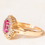 Antique 18K yellow gold daisy ring with synthetic ruby (1.60ct approx.) and rose cut diamonds (0.24ctw approx.), early 900s