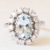 Vintage-Gänseblümchenring aus 18-karätigem Weißgold mit Aquamarin (ca. 3 Karat) und Diamanten im Brillantschliff (ca. 1 Karat), 70er/80er Jahre