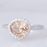 Anello a margherita vintage con diamante fancy di 1.68ct e con diamanti bianchi di contorno, anni ‘90/anni ‘2000