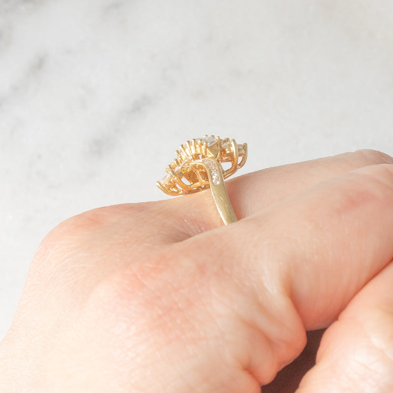 Anello vintage in oro giallo 14K con diamanti di taglio brillante e di taglio baguette (0.75ctw ca.), anni ‘70/‘80
