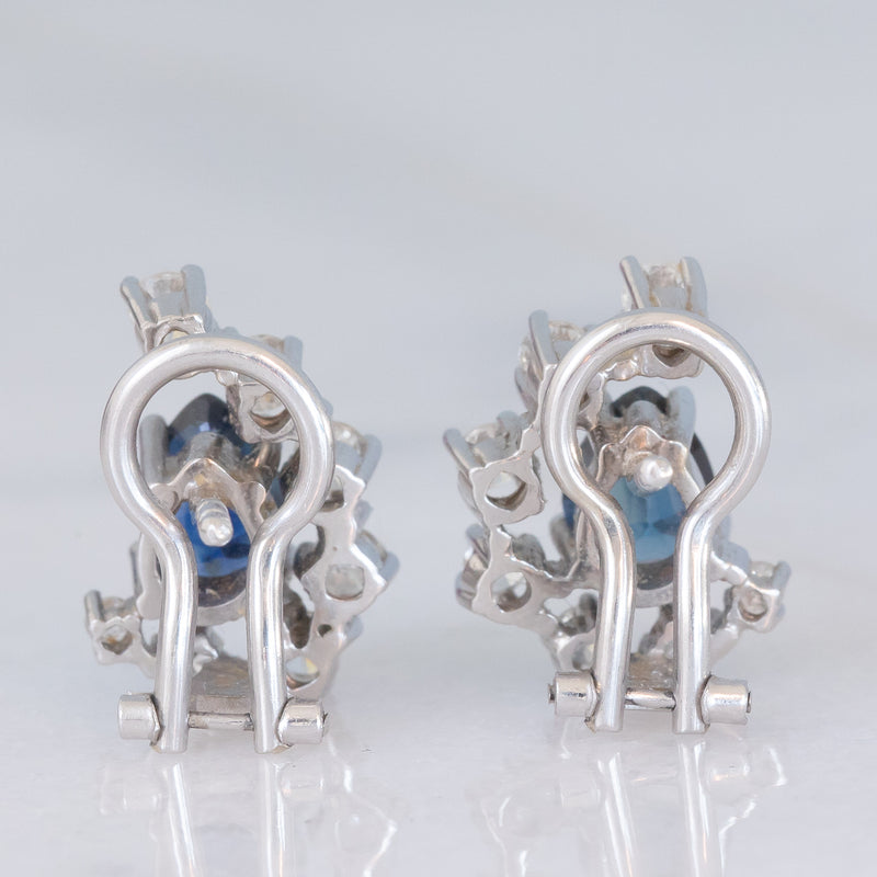 Orecchini vintage in oro bianco 14K con zaffiri di taglio a goccia (1.50ctw ca.) e diamanti di taglio brillante (0.74ctw ca.), anni ‘80