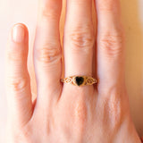 Vintage-Ring aus 9-karätigem Gelbgold mit herzförmigem Onyx