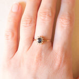 Anello a margherita vintage in oro giallo 9K con zaffiro (0.40ct ca.) e diamanti (0.12ctw ca.), anno 1984