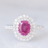 Anello a margherita moderno in platino con rubino (1.51ct) e diamanti (0.72ctw), anni ‘2000