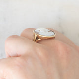 Anello retrò in oro giallo 14K con cammeo su conchiglia rappresentante profilo di soldato romano, anni ‘30/‘40
