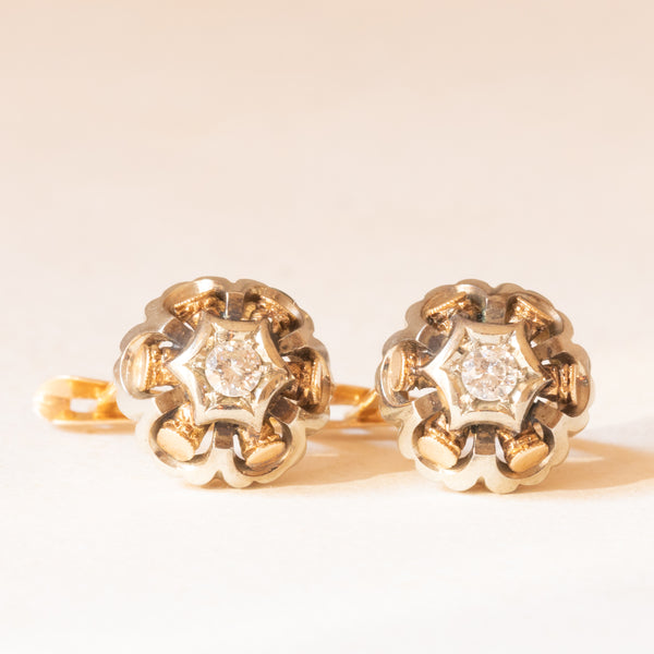 Orecchini retrò in oro giallo e bianco 18K con diamanti di taglio brillante (0.20ctw ca.), anni ‘30/‘40