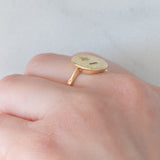 Bague vintage « Plus qu'hier moins que demain » en or jaune 18 carats avec diamants et rubis