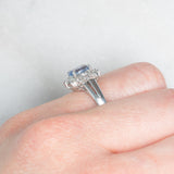 Anello a margherita vintage in platino con zaffiro (1.10ct) e diamanti (0.33ctw), anni ‘70