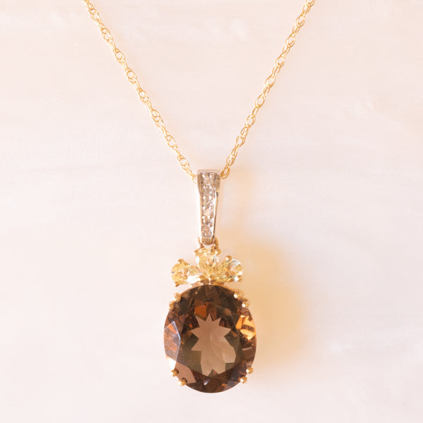 Collana vintage con catenina in oro giallo 9K e ciondolo in oro giallo 9K con quarzo fumé (6.50ct ca.), quarzi citrini (0.50ctw ca.) e diamanti (0.05ctw ca.)