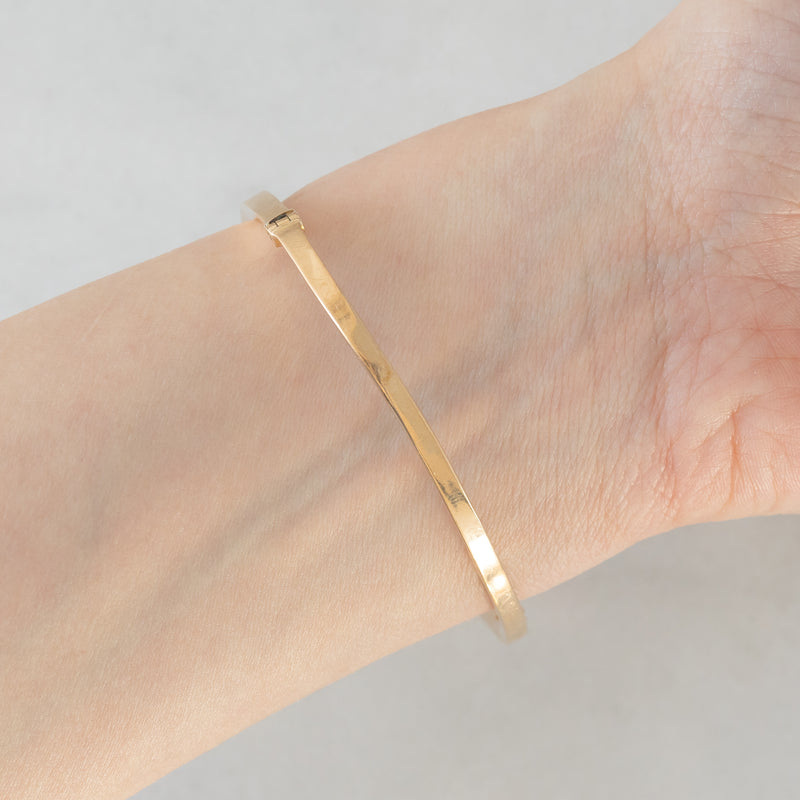 Bracciale rigido antico in oro giallo 9K con diamante di taglio rosetta, primi del ‘900