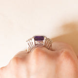 Bague vintage en or blanc 18 carats avec améthyste (environ 7 ct) et diamants taille brillant (environ 0.50 ct), années 70