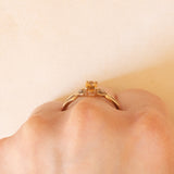 Anello vintage in oro giallo 9K con quarzo citrino (0.40ct ca.) e diamanti, anni ‘80