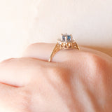 Vintage-Gänseblümchen-Ring aus 9-karätigem Gelb- und Weißgold mit blauem Topas (ca. 0.40 ct) und Diamanten (ca. 0.03 ctw), Jahr 1989