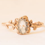 Vintage 8K yellow gold ring with aquamarine (approx. 0.45ct) and floral decorations, 60s/70s