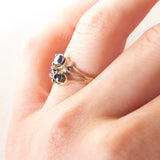 Vintage-Ring aus 14-karätigem Gelbgold mit Saphiren (ca. 0.70 ctw) und Diamanten im Brillantschliff (ca. 0.02 ctw), 70er Jahre