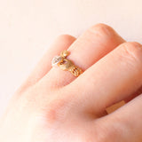 Anello Claddagh vintage in oro giallo e bianco 9K con cubic zirconia e con motivi celtici