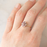 Anello a fiore vintage in oro giallo 9K con rubini (0.40ctw ca.) e diamanti, anni ‘70