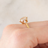 Anello da cocktail in oro giallo 9K con quarzo chiaro (3.40ct) e diamanti