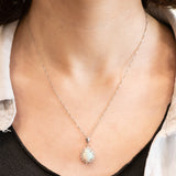 Collana vintage in platino con ciondolo con opale (1.78ct) e diamanti (0.56ctw)