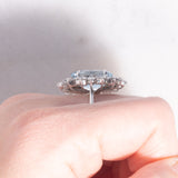 Anello a margherita vintage in oro bianco 8K con acquamarina (5.18ct ca.) e diamanti di taglio brillante e di taglio marquise (2.50ctw ca.), anni ‘70/‘80