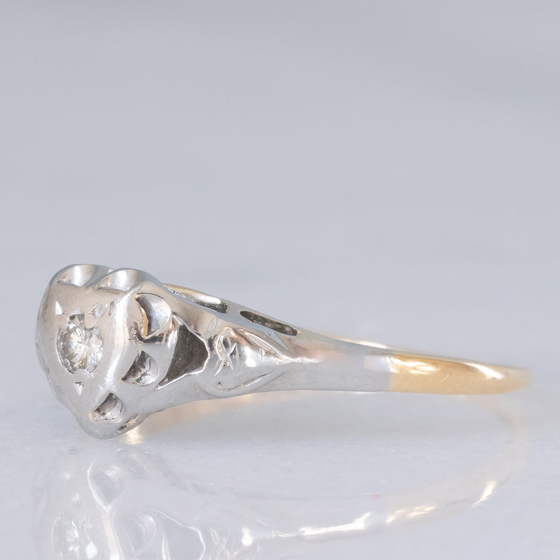 Solitario Art Déco a forma di cuore in oro giallo 18K e platino con diamante (0.03ct ca.), anni ‘20/‘30