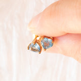 Vintage-Ohrringe mit hellem Herz aus 9-karätigem Gelbgold mit blauem Topas (ca. 1 ctw)