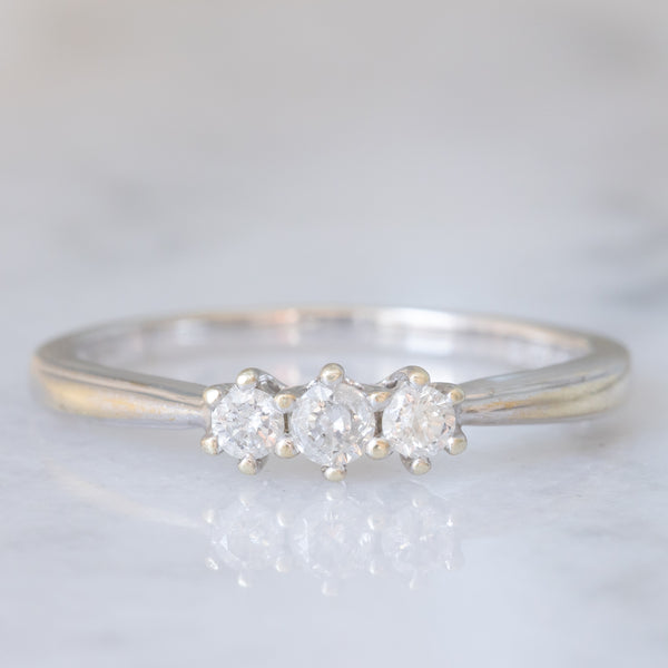 Trilogy vintage in oro bianco 9K con diamanti (0.25ctw ca.)
