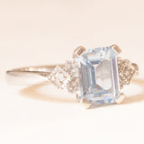 Vintage-Ring im Art-Déco-Stil aus 9-karätigem Weißgold mit blauem Topas (ca. 1.40 ct) und Diamanten (ca. 0.02 ctw),