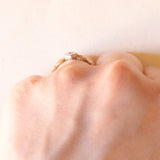 Anello Claddagh vintage in oro giallo e bianco 9K con cubic zirconia e con motivi celtici