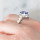 Anello a margherita vintage in platino con tanzanite (2.04ct) e diamanti di taglio brillante e baguette (1.35ctw), anni ‘90