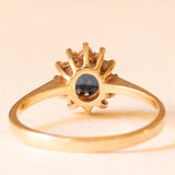 Anello a margherita vintage in oro giallo 9K con zaffiro (0.40ct ca.) e diamanti (0.12ctw ca.), anno 1984