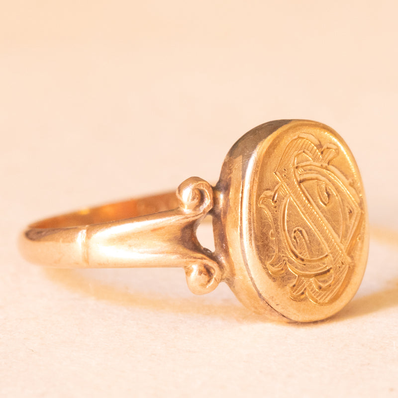 Anello antico in oro giallo 9K con iniziali “S D” incise, primi del ‘900