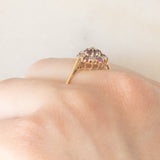 Anello a fiore vintage in oro giallo 9K con rubini (0.40ctw ca.) e diamanti, anni ‘70