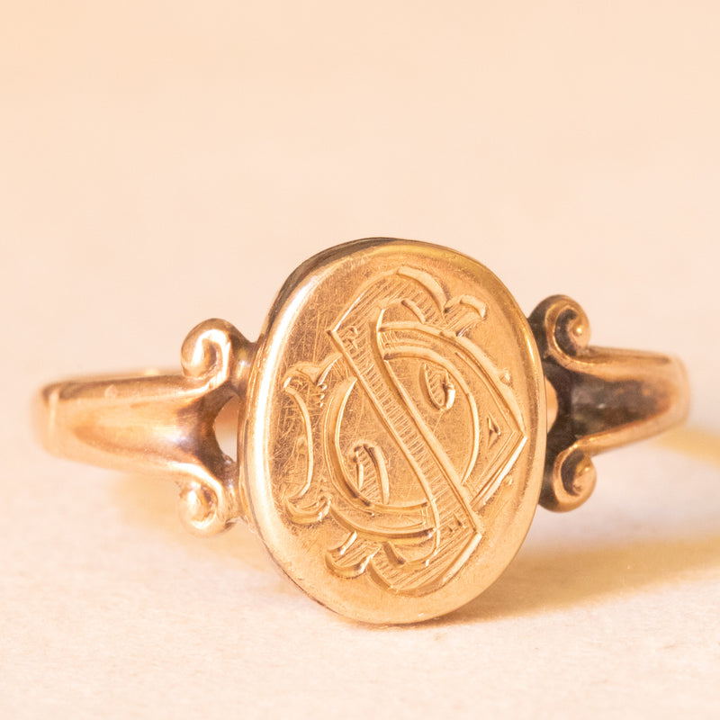 Anello antico in oro giallo 9K con iniziali “S D” incise, primi del ‘900