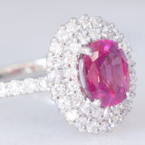Anello a margherita moderno in platino con rubino (1.51ct) e diamanti (0.72ctw), anni ‘2000