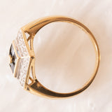 Bague vintage en or jaune et blanc 9 carats avec saphirs (environ 0.36 ct au total) et diamants (environ 0.06 ct au total), années 80/90