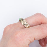 Anello antico a forma di cintura con fibbia in oro giallo 8K con turchese e perline bianche, anni ‘10/‘20