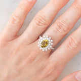 Anello a fiore vintage in platino con topazio verde (2.76ct) e diamanti (1.11ctw), anni ‘2000