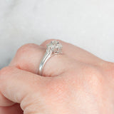 Anello a fiore vintage in platino con diamanti di taglio brillante (0.32ctw), anni ‘70/‘80