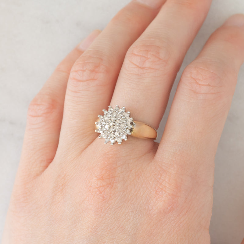 Anello vintage a fiore e a fascia con diamanti (0.52ctw ca.), anni ‘60/‘70